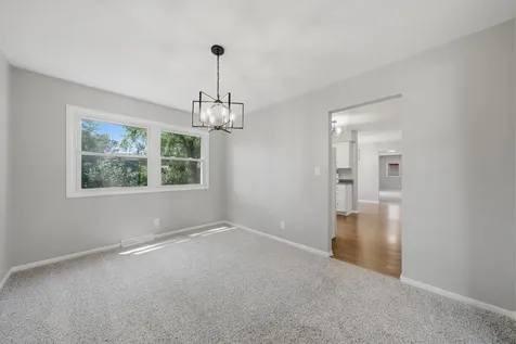1520 Crestwood Court Aurora IL 60506