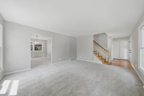 1520 Crestwood Court Aurora IL 60506