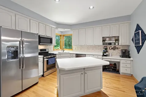 408 Kelly Lane Crystal Lake IL 60012
