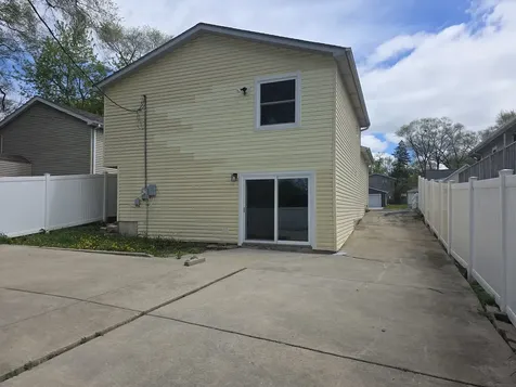 306 Brierhill Drive Round Lake Park IL 60073