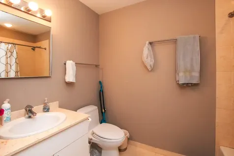 653 North Kingsbury Street Chicago IL 60654