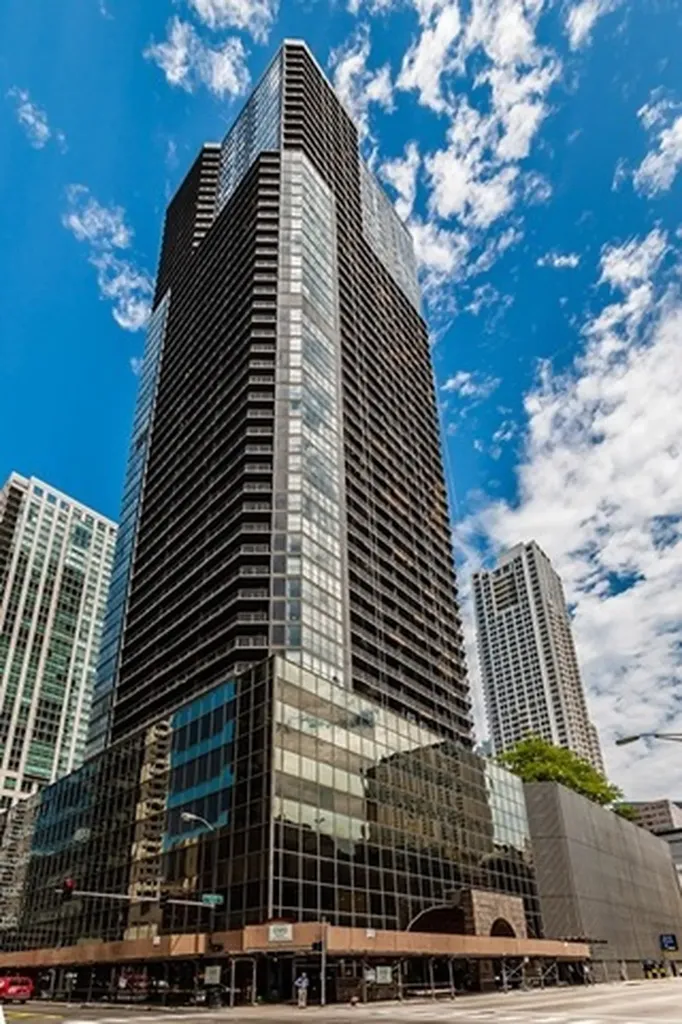 10 East Ontario Street Chicago IL 60611