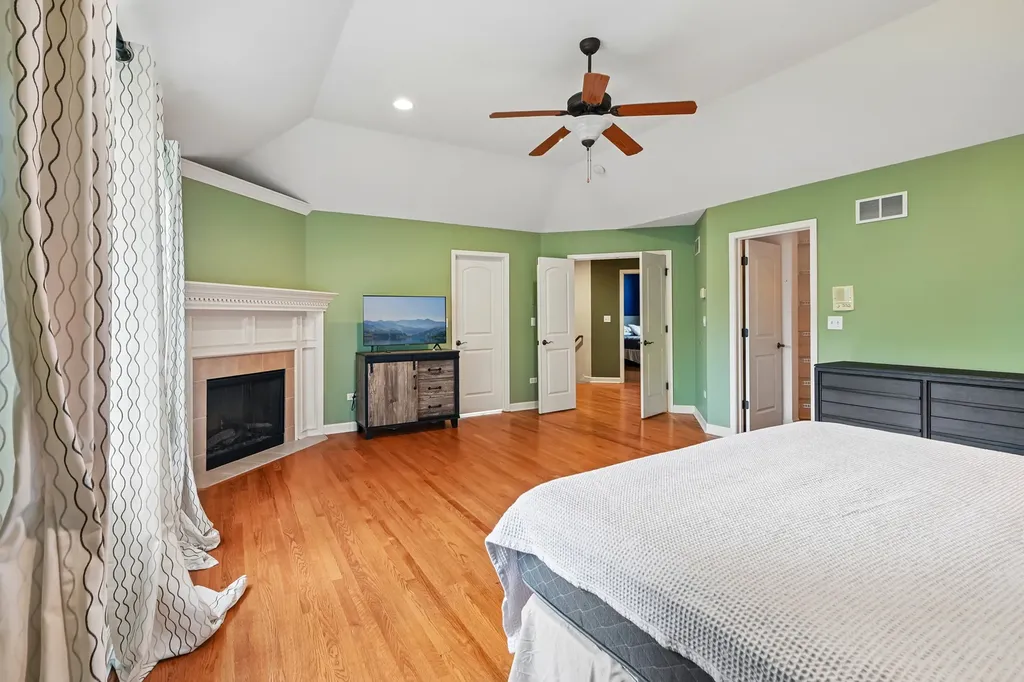2227 Spartina Road Naperville IL 60564