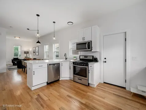 2516 North Campbell Avenue Chicago IL 60647