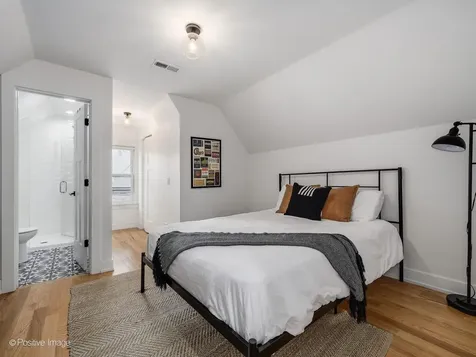 2516 North Campbell Avenue Chicago IL 60647