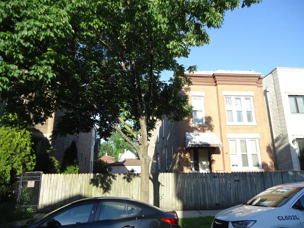 821-23 North Fairfield Avenue Chicago IL 60622