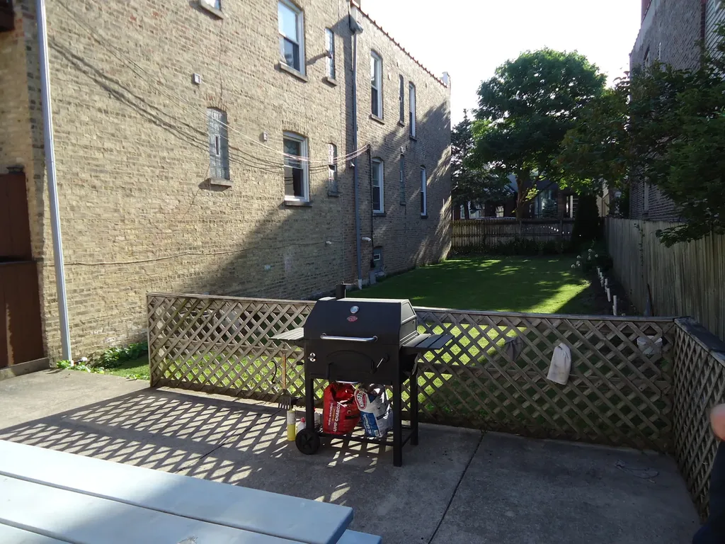 821-23 North Fairfield Avenue Chicago IL 60622