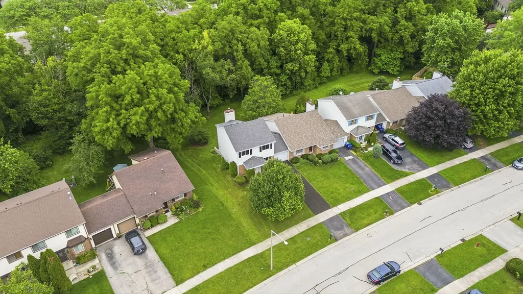 23W418 Greenbriar Drive Naperville IL 60540
