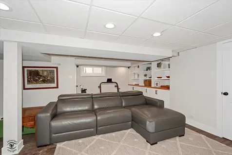 9751 South Hamlin Avenue Evergreen Park IL 60805
