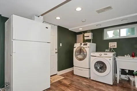 9751 South Hamlin Avenue Evergreen Park IL 60805