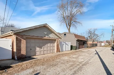 9751 South Hamlin Avenue Evergreen Park IL 60805