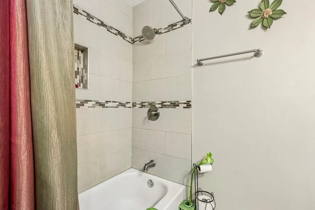 7 Derbyshire Court Bolingbrook IL 60440