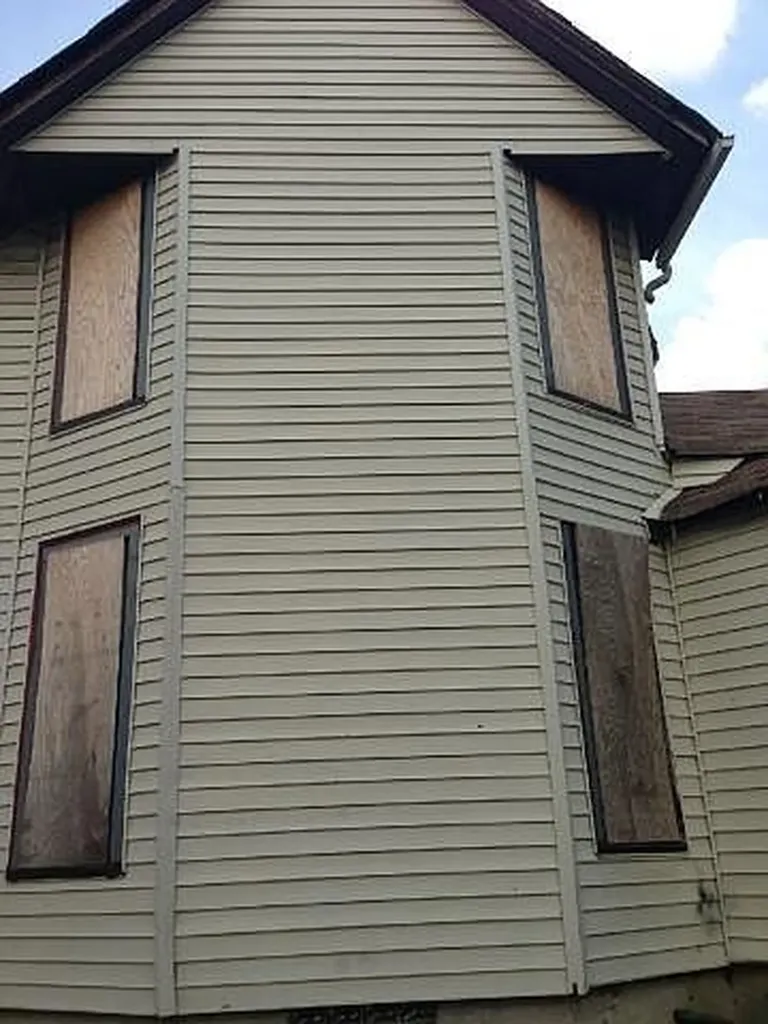 519 West 66th Street Chicago IL 60621