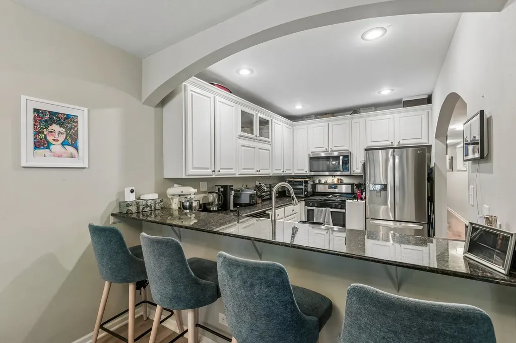 4851 North Paulina Street Chicago IL 60640