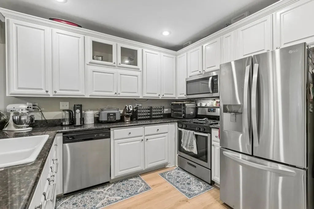 4851 North Paulina Street Chicago IL 60640