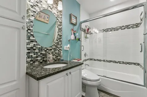 4851 North Paulina Street Chicago IL 60640