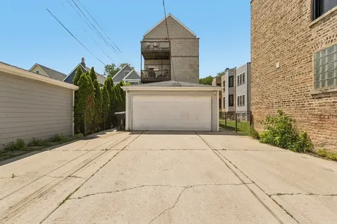 4851 North Paulina Street Chicago IL 60640