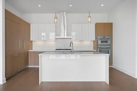 6 North Bishop Street Chicago IL 60607