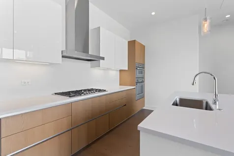 6 North Bishop Street Chicago IL 60607