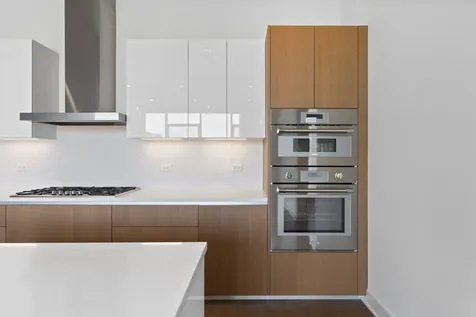 6 North Bishop Street Chicago IL 60607