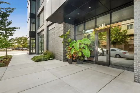 6 North Bishop Street Chicago IL 60607