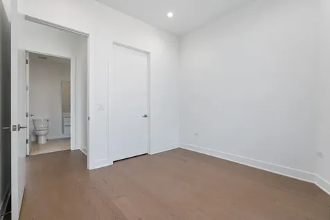 6 North Bishop Street Chicago IL 60607