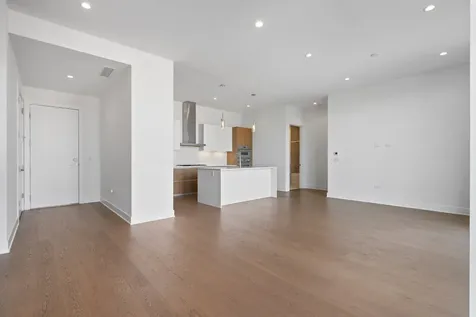 6 North Bishop Street Chicago IL 60607