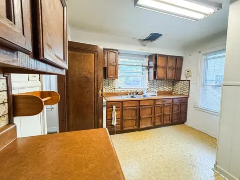 227 West 146th Street Dolton IL 60419