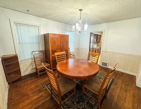 227 West 146th Street Dolton IL 60419