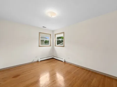 1714 Sycamore Street Des Plaines IL 60018