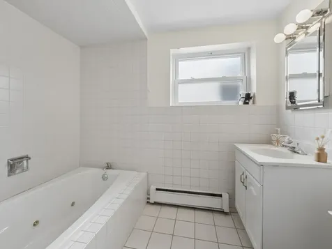 1714 Sycamore Street Des Plaines IL 60018