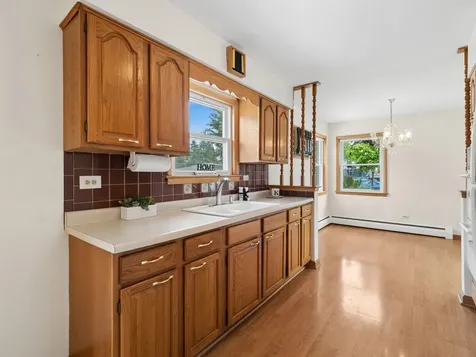 1714 Sycamore Street Des Plaines IL 60018