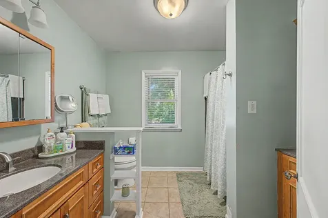 386 Sauk Trail Park Forest IL 60466