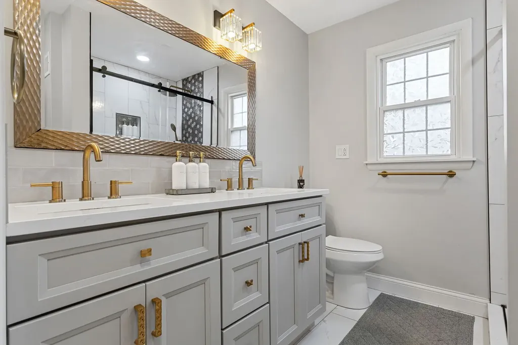 2N330 Swift Road Lombard IL 60148