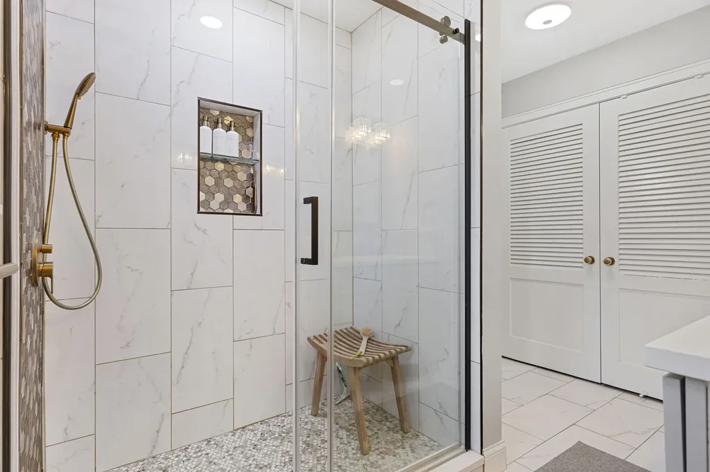 2N330 Swift Road Lombard IL 60148