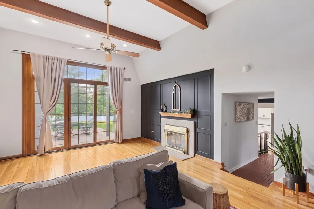 2N330 Swift Road Lombard IL 60148