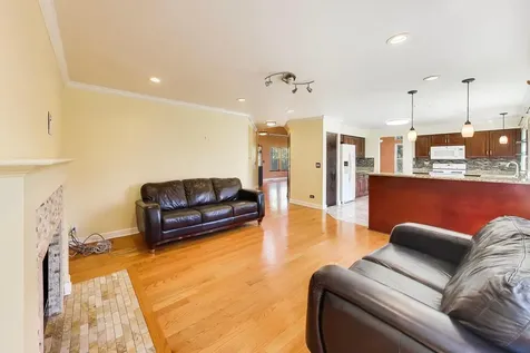 1022 Wrens Gate Mundelein IL 60060