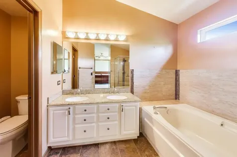 1022 Wrens Gate Mundelein IL 60060