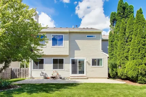 1022 Wrens Gate Mundelein IL 60060