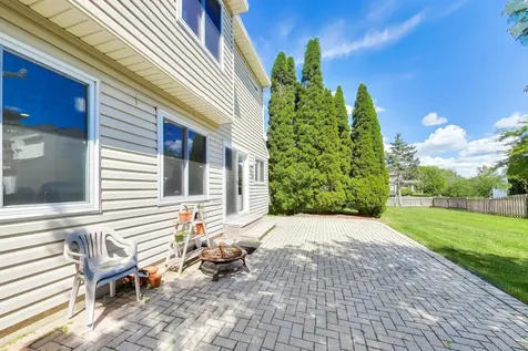 1022 Wrens Gate Mundelein IL 60060