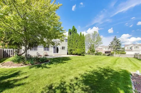 1022 Wrens Gate Mundelein IL 60060