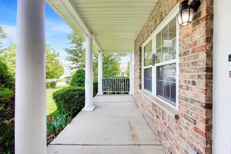 1022 Wrens Gate Mundelein IL 60060