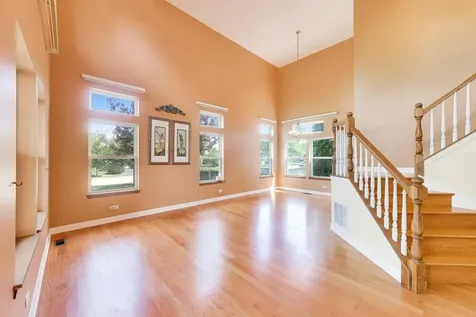 1022 Wrens Gate Mundelein IL 60060