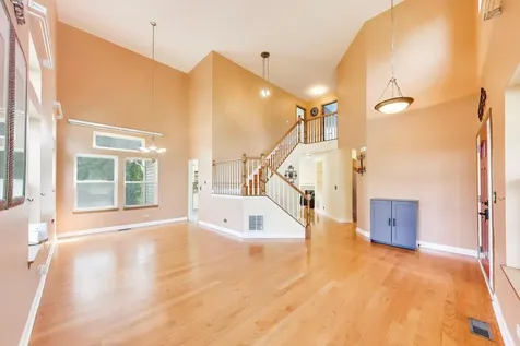 1022 Wrens Gate Mundelein IL 60060