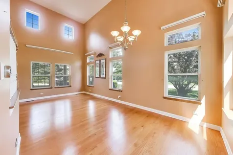1022 Wrens Gate Mundelein IL 60060