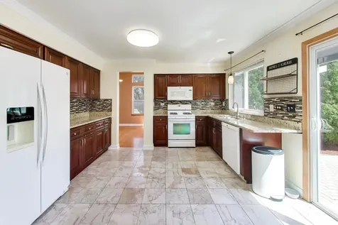 1022 Wrens Gate Mundelein IL 60060