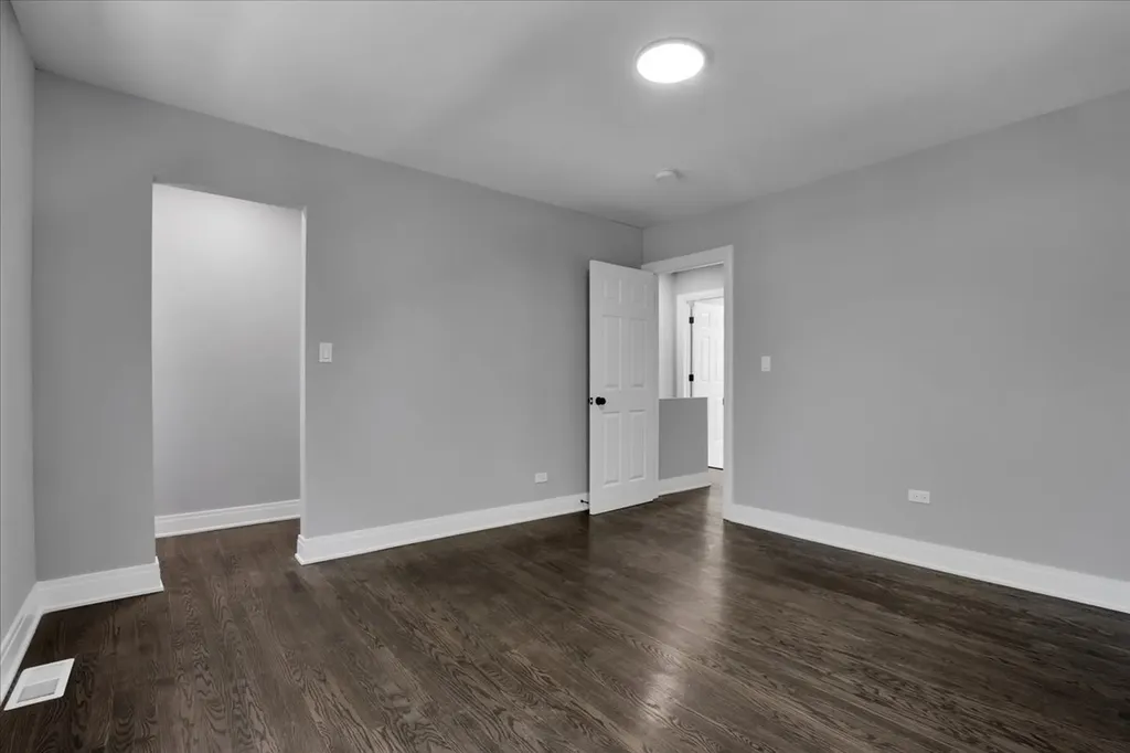 735 East 105th Street Chicago IL 60628