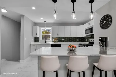 735 East 105th Street Chicago IL 60628