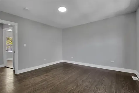 735 East 105th Street Chicago IL 60628