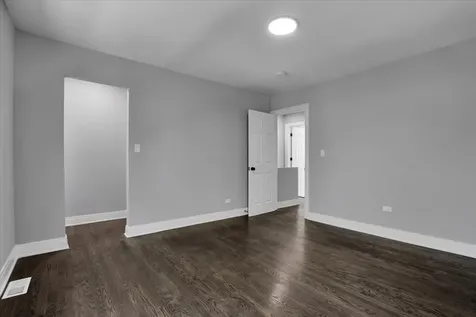 735 East 105th Street Chicago IL 60628